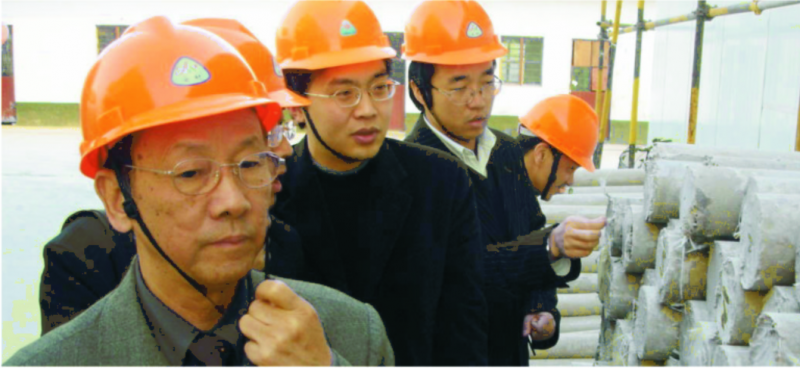 工程结构专家江欢成施工现场视察